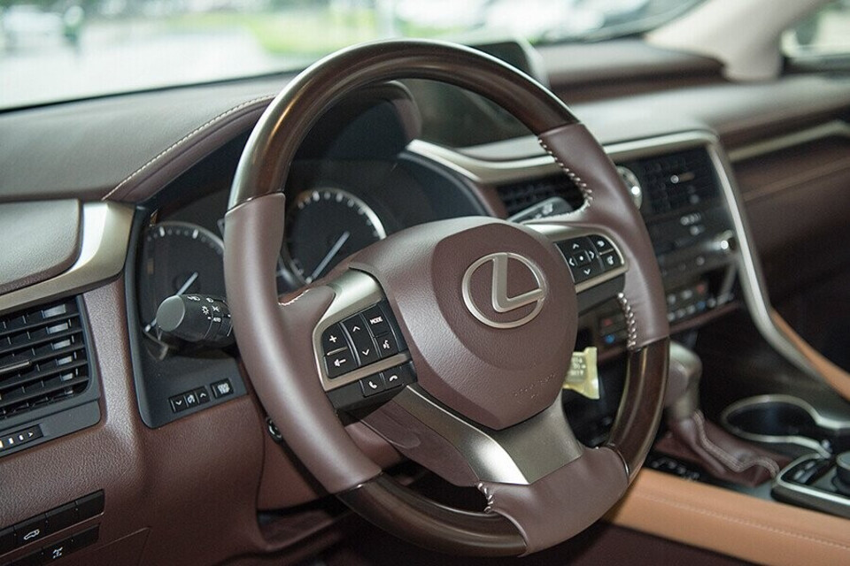 Vô lăng 3 chấu bọc da cao cấp Vô lăng 3 chấu bọc da cao cấp