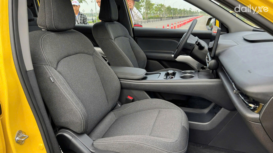 Khoang cabin bố trí 7 chỗ ngồi rộng rãi