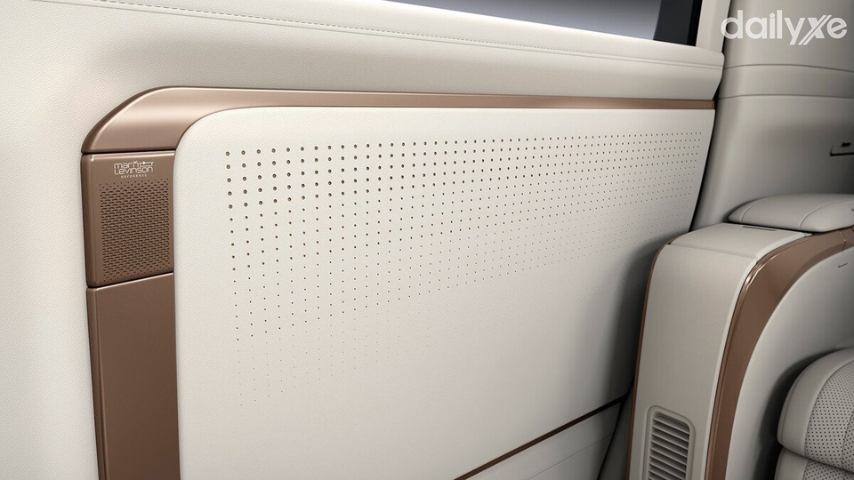 Hệ thống âm thanh vòm 23 loa Mark Levinson hiện đại