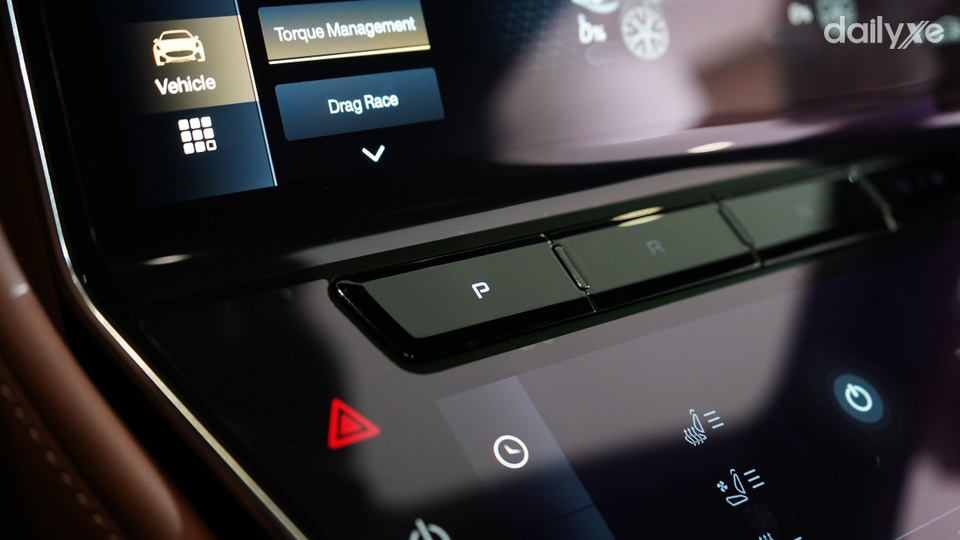 Không gian luôn mát mẻ và thoáng đãng nhờ điều hòa tự động