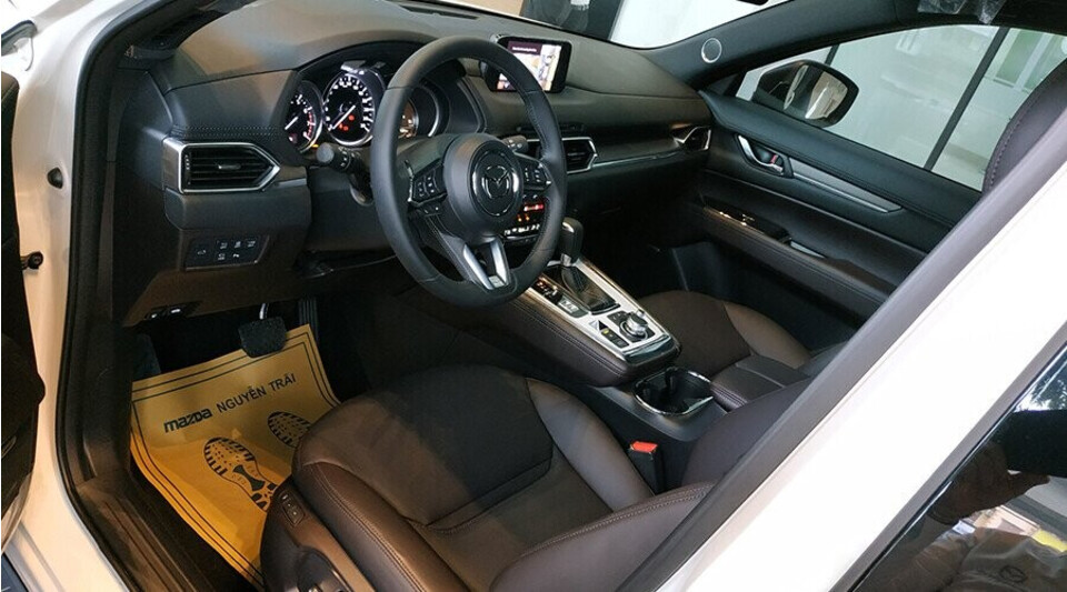 Không gian nội thất Mazda CX-8 sang trọng