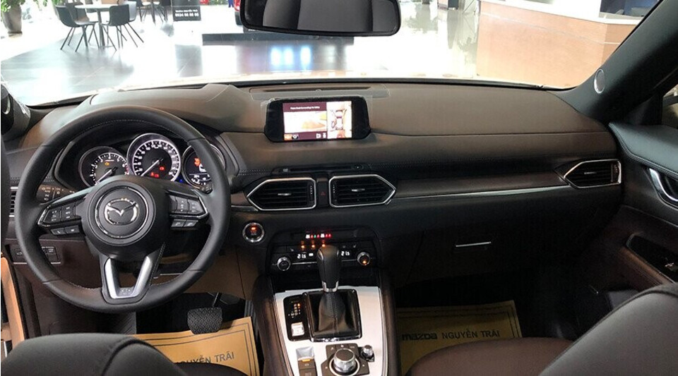 Không gian nội thất CX-8 rộng rãi