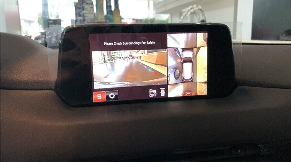 Màn hình giải trí CX-8 hiện thị đa thông tin