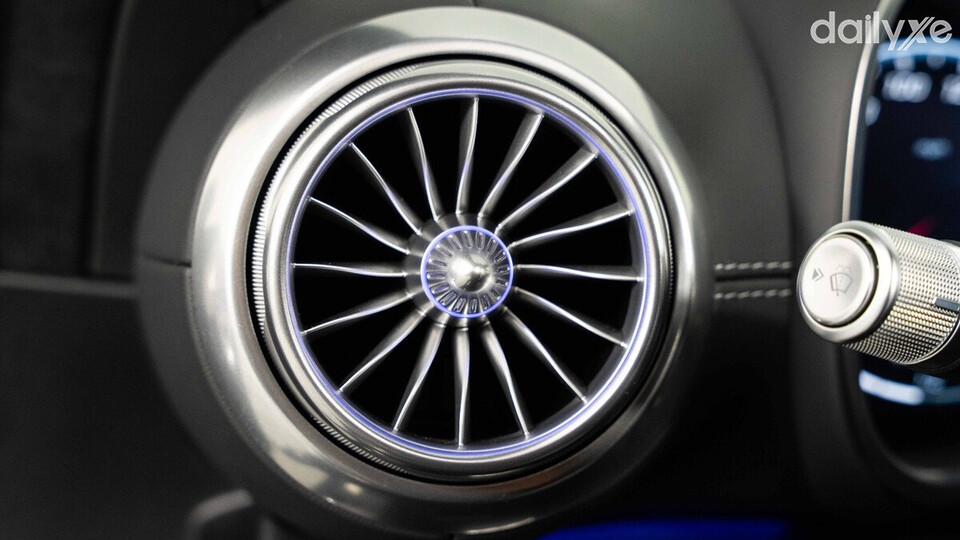 Trang bị cửa gió điều kết hợp đèn viền nội thất sang trọng