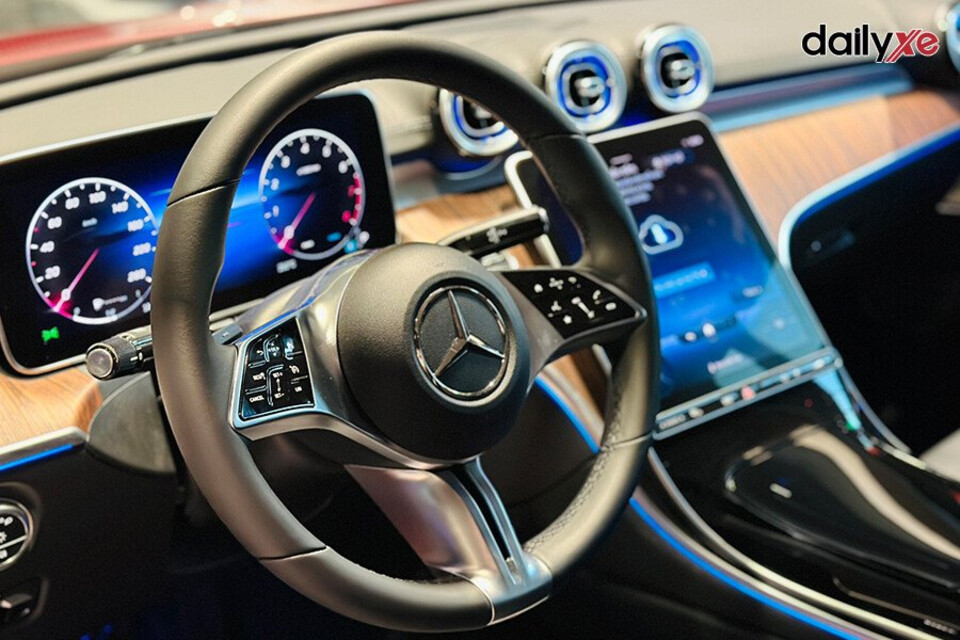 Tay lái bọc da cao cấp