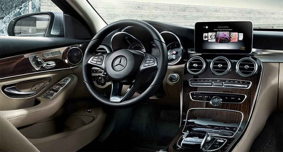 noi-that-mercedes-benz-c300-amg-01.jpg noi-that-mercedes-benz-c300-amg-01.jpg