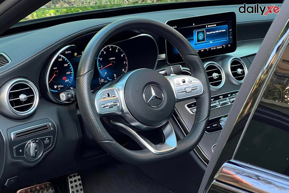 Tay lái bọc da cao cấp