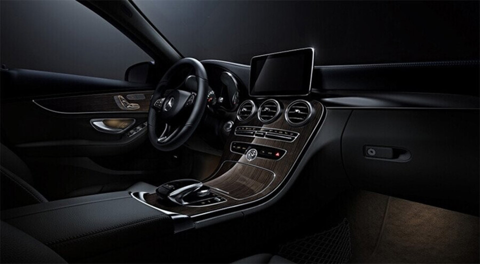 noi-that-mercedes-benz-c300-amg-05.jpg noi-that-mercedes-benz-c300-amg-05.jpg