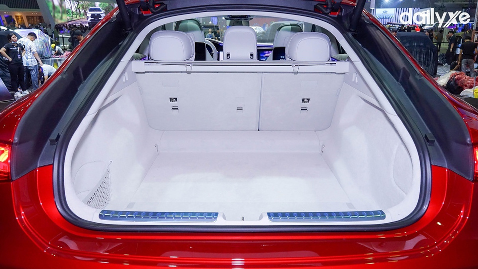 Khoang hành lý rộng rãi, điều chỉnh linh hoạt