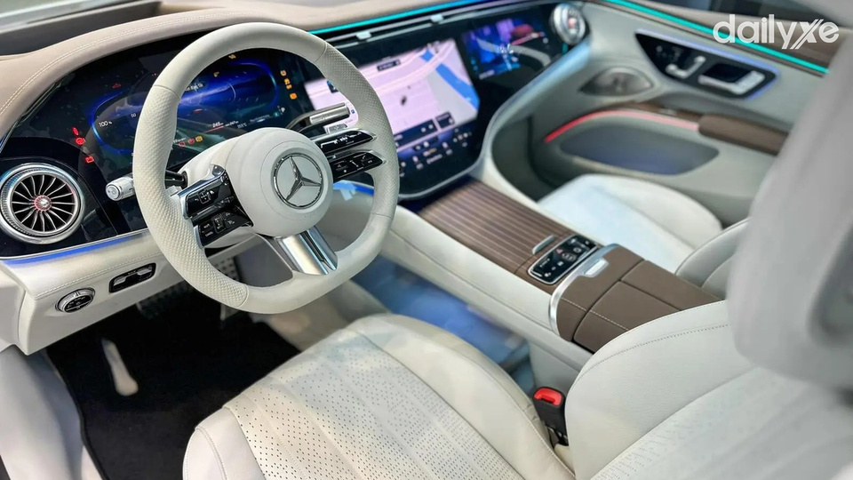 Ghế ngồi được bọc da cao cấp