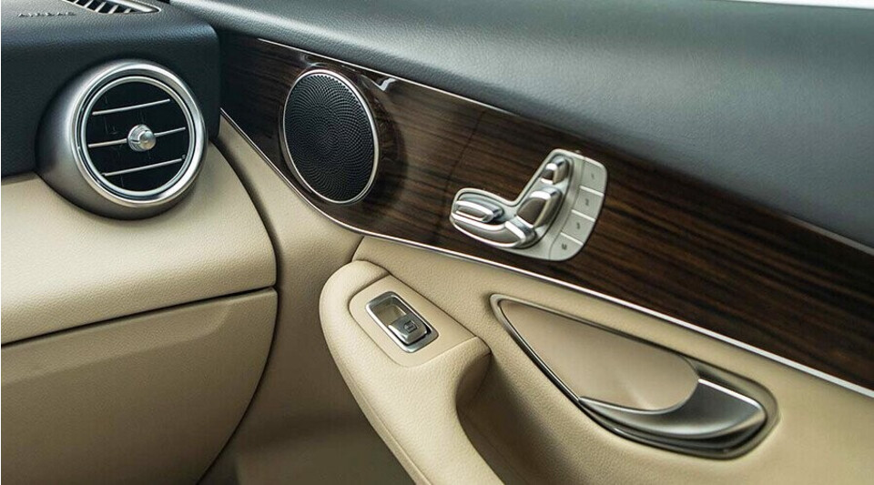 Nội thất ốp gỗ sang trọng