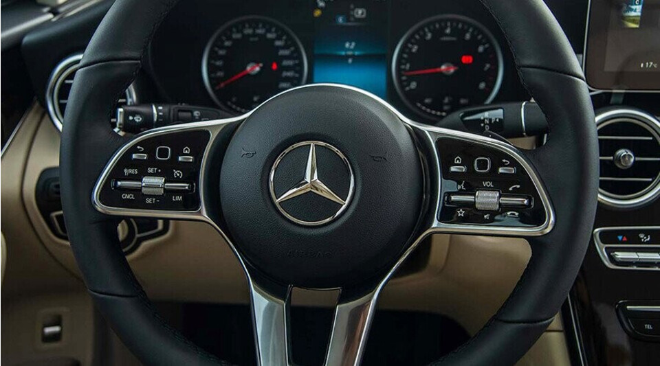 Tya lái bọc da sang trọng