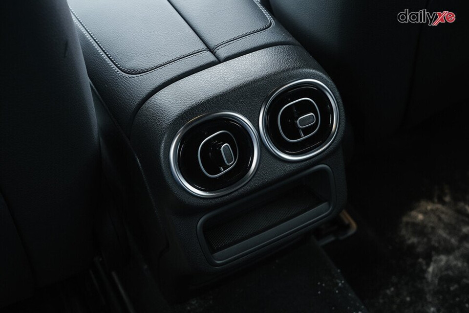 Cửa gió điều hòa hàng ghế sau