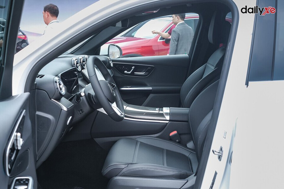 Không gian nội thất rộng rãi, thoải mái