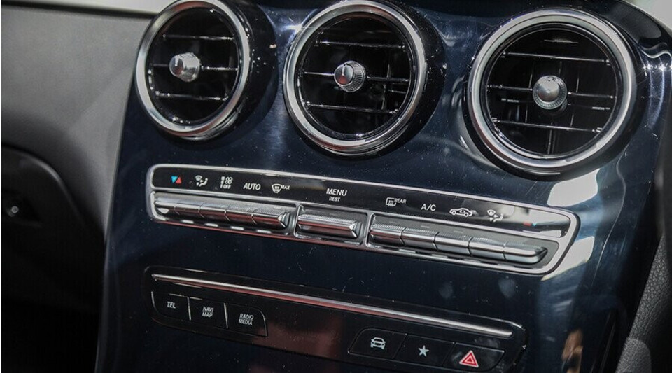 Cửa gió điều hòa hàng ghế trước Cửa gió điều hòa hàng ghế trước