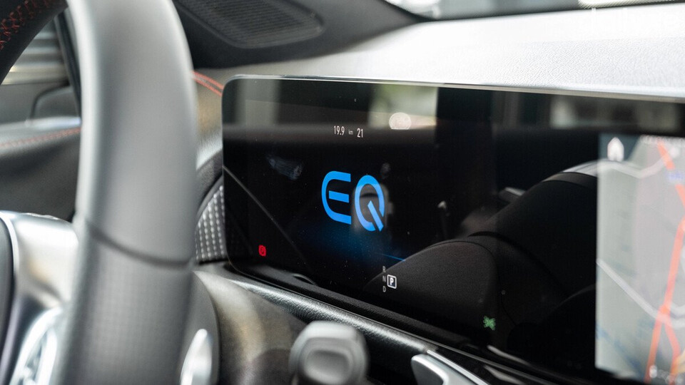 Màn hình kép phẳng toát lên vẻ hiện đại