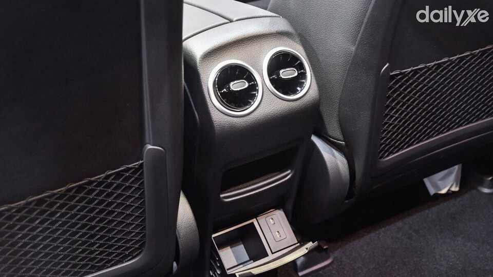 Cửa gió điều hòa hàng ghế sau