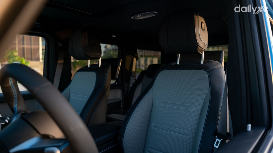 Ghế ngồi êm ái và nhiều chức năng