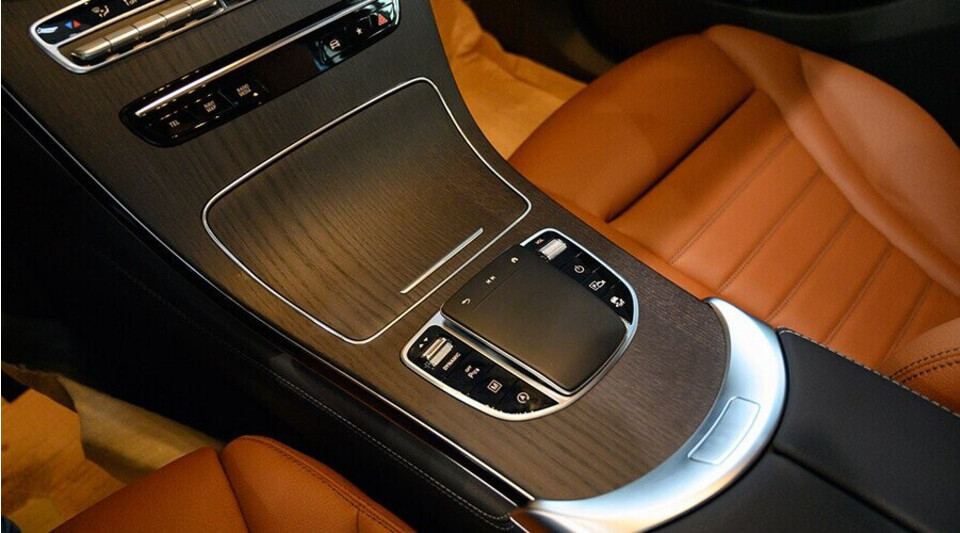 Nội thất bọc da ốp gỗ cao cấp