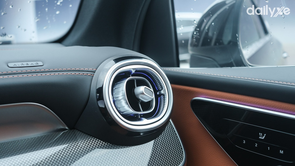 Không gian luôn mát mẻ nhờ hệ thống điều hòa THERMATIC