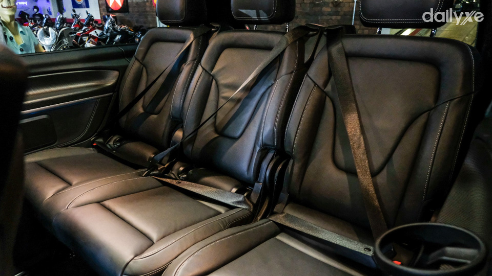 Hàng ghế thứ 3 rộng rãi