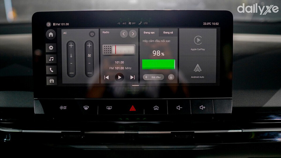 Màn hình cảm ứng 10.25 inch tích hợp sẵn Apple CarPlay và Android Auto