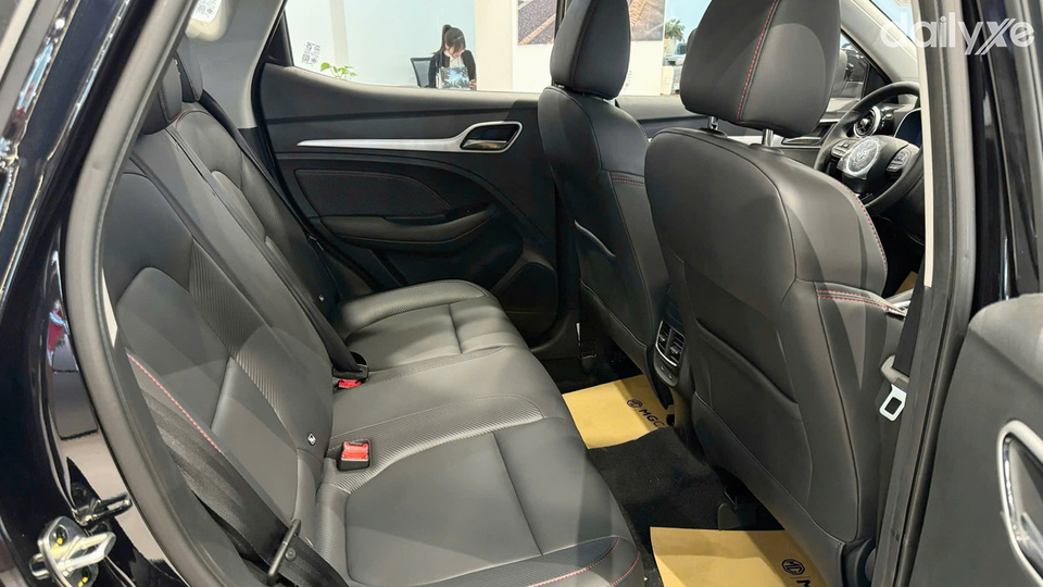 Hàng ghế sau linh động gập chỉnh