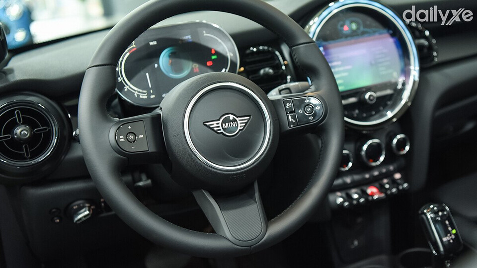 Vô lăng MINI Convertible 3 chấu thể thao được bọc da Walknappa cao cấp