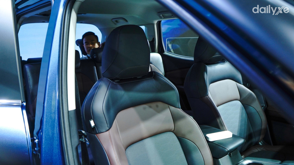 Hệ thống ghế ngồi bọc da cao cấp