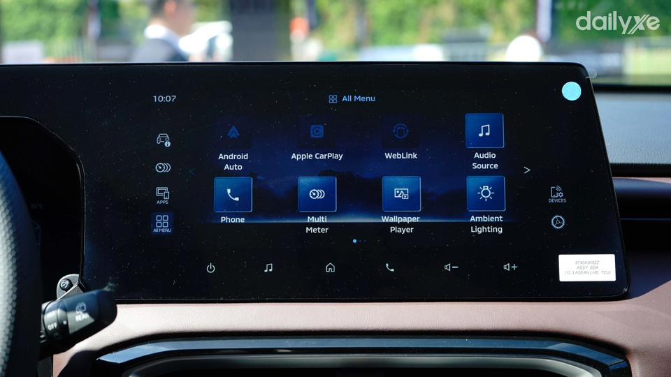 Màn hình giải trí liền khối phẳng kích thước 12,3 inch