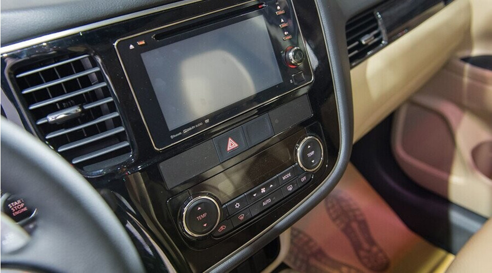 Màn hình giải trí Outlander 6,74 inch