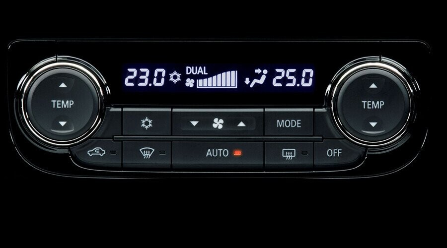 Nội thất Mitsubishi Outlander CVT 2.0 Premium - Hình 8