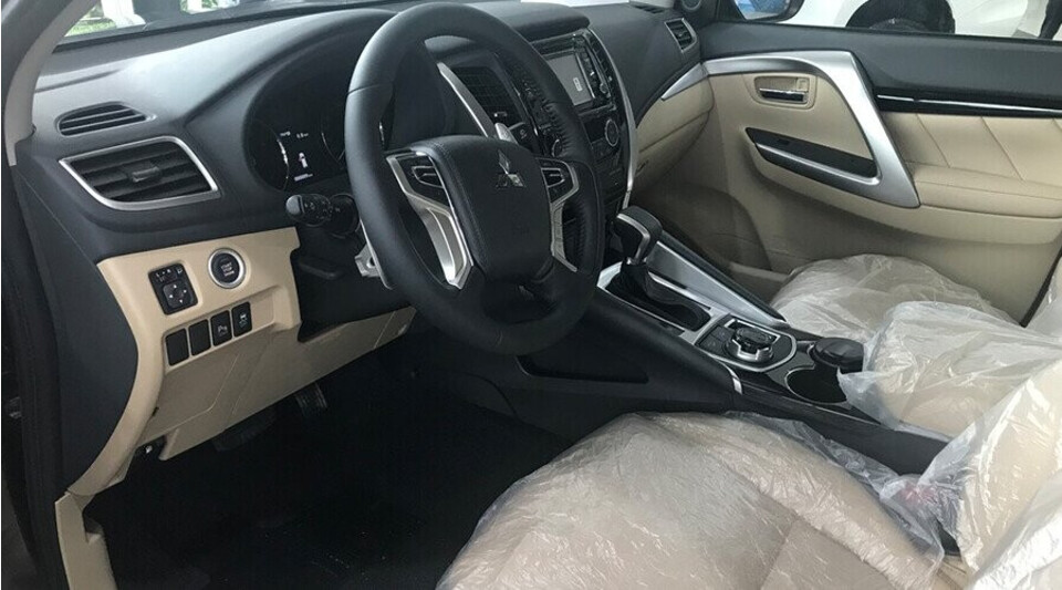 Pajero Sport không gian nội thất rộng rãi