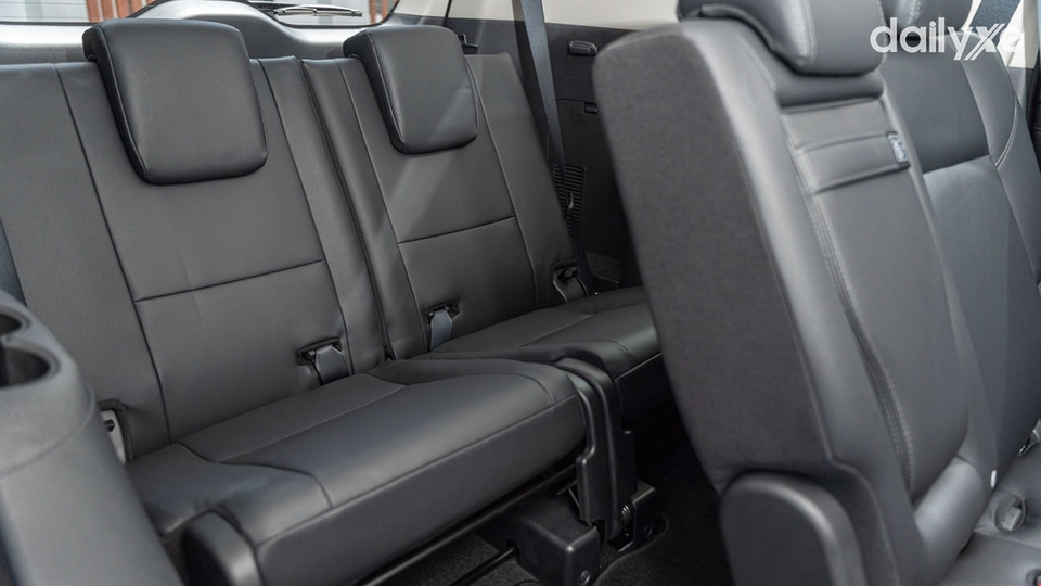 Hàng ghế 3 tiện nghi