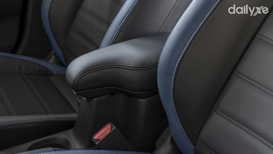 Nissan Almera có ghế trước thể thao không trọng lực