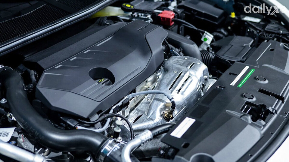 Trang bị động cơ 1.6 Turbo PureTech vận hành mạnh mẽ