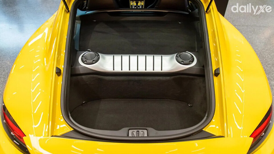 Khoang hành lý đủ rộng rãi để chứa hành lý người dùng