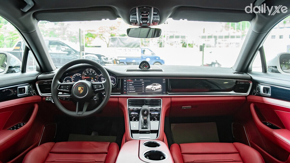 Khoang nội thất mang đậm vẻ sang trọng và tinh tế