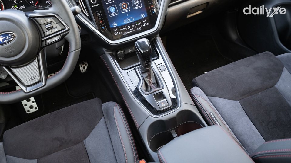 Trang bị hộp số vận hành mạnh mẽ