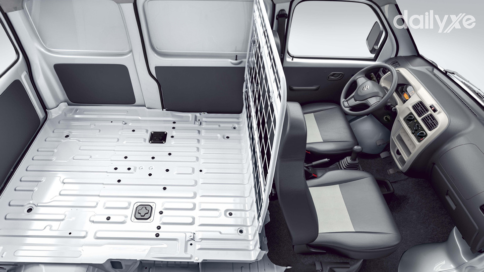 Khoang lái thiết kế tiện ít