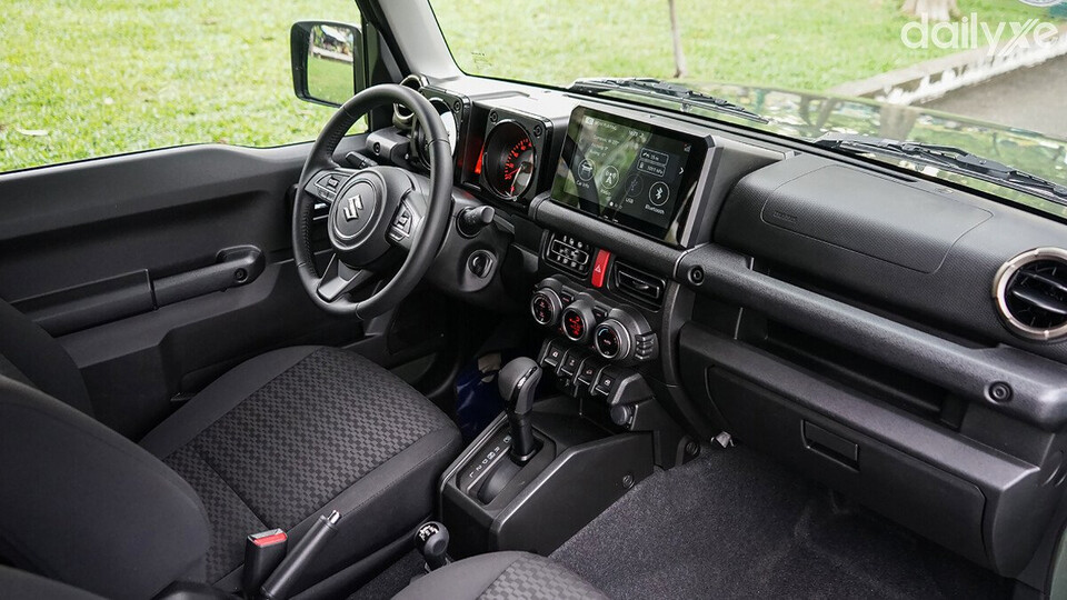 Không gian nội thất mang phong cách tối giản hướng đến trải nghiệm người lái