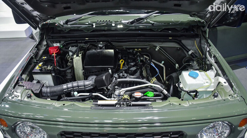 Suzuki Jimny trang bị khối động cơ 1.5L vận hành bền bỉ