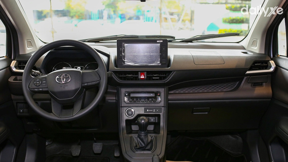 Khoang lái thiết kế đặt cao mở rộng tầm nhìn