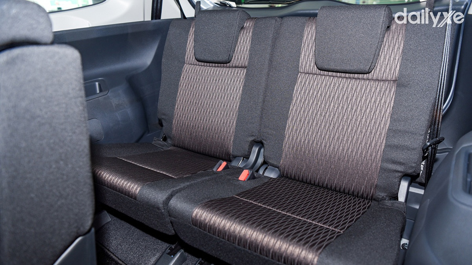 Hàng ghế 3 tiện nghi