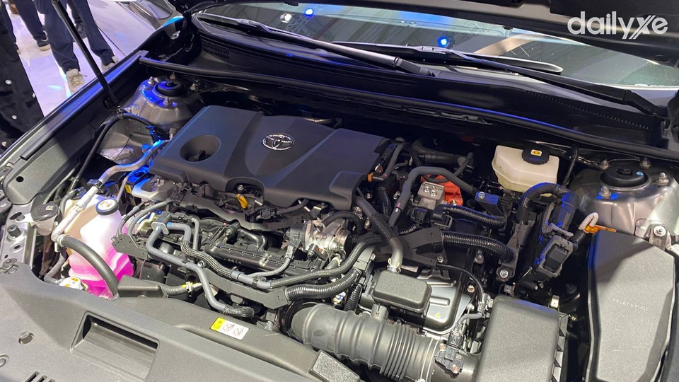 Toyota Camry sử dụng công nghệ Hybrid thế hệ thứ 5 hiện đại