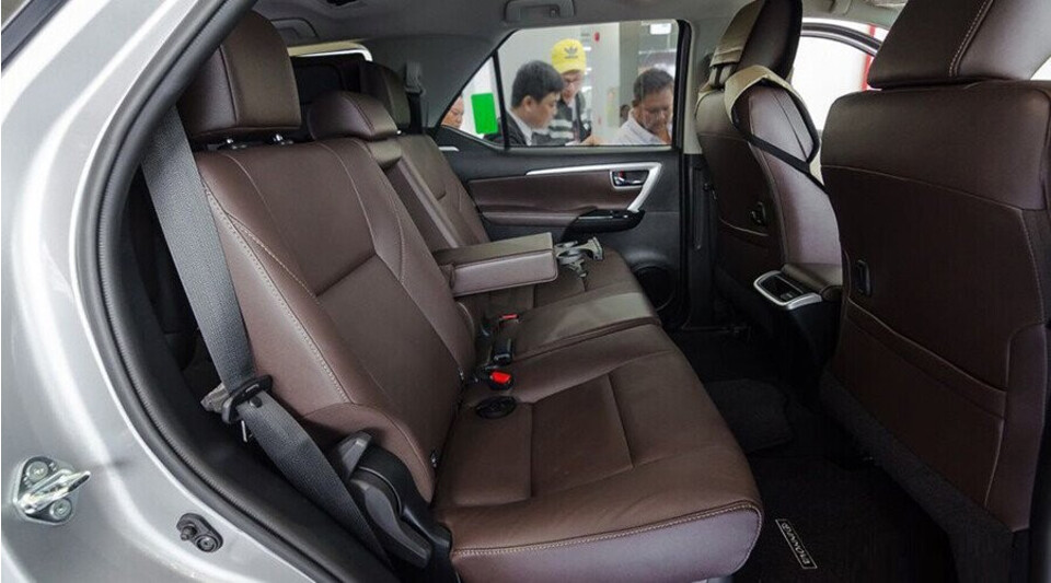 Fortuner hàng ghế sau rộng rãi