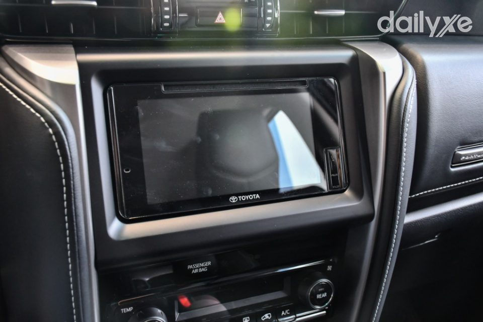 Màn hình trung tâm tích hợp nhiều ứng dụng giải trí