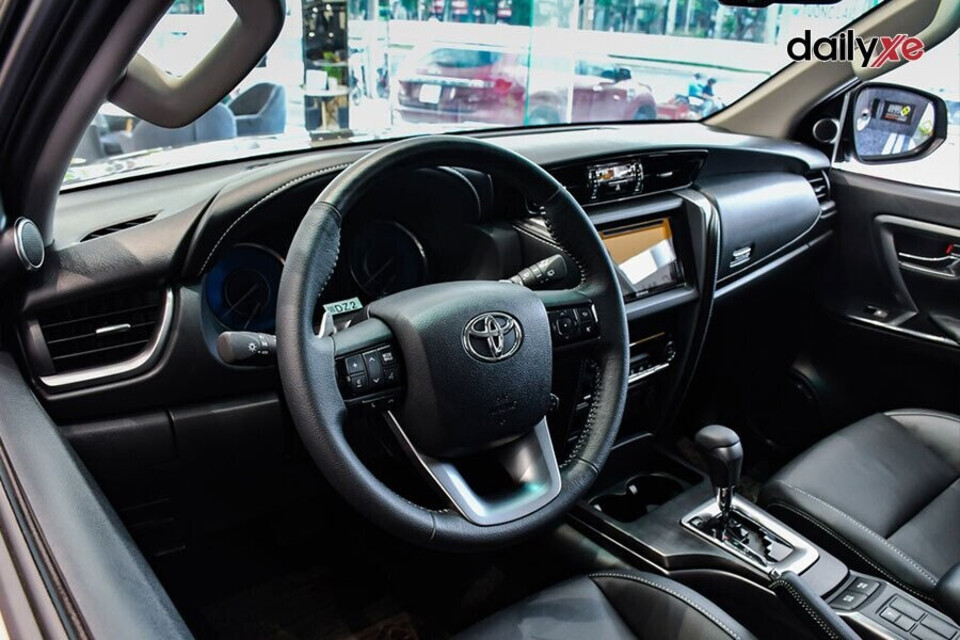 Fortuner không gian nội thất rộng rãi Fortuner không gian nội thất rộng rãi