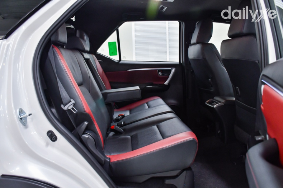 Hàng ghế 2 rộng rãi