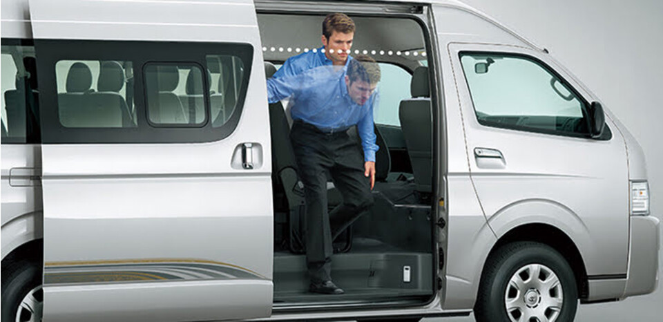 Cửa trượt bên hông